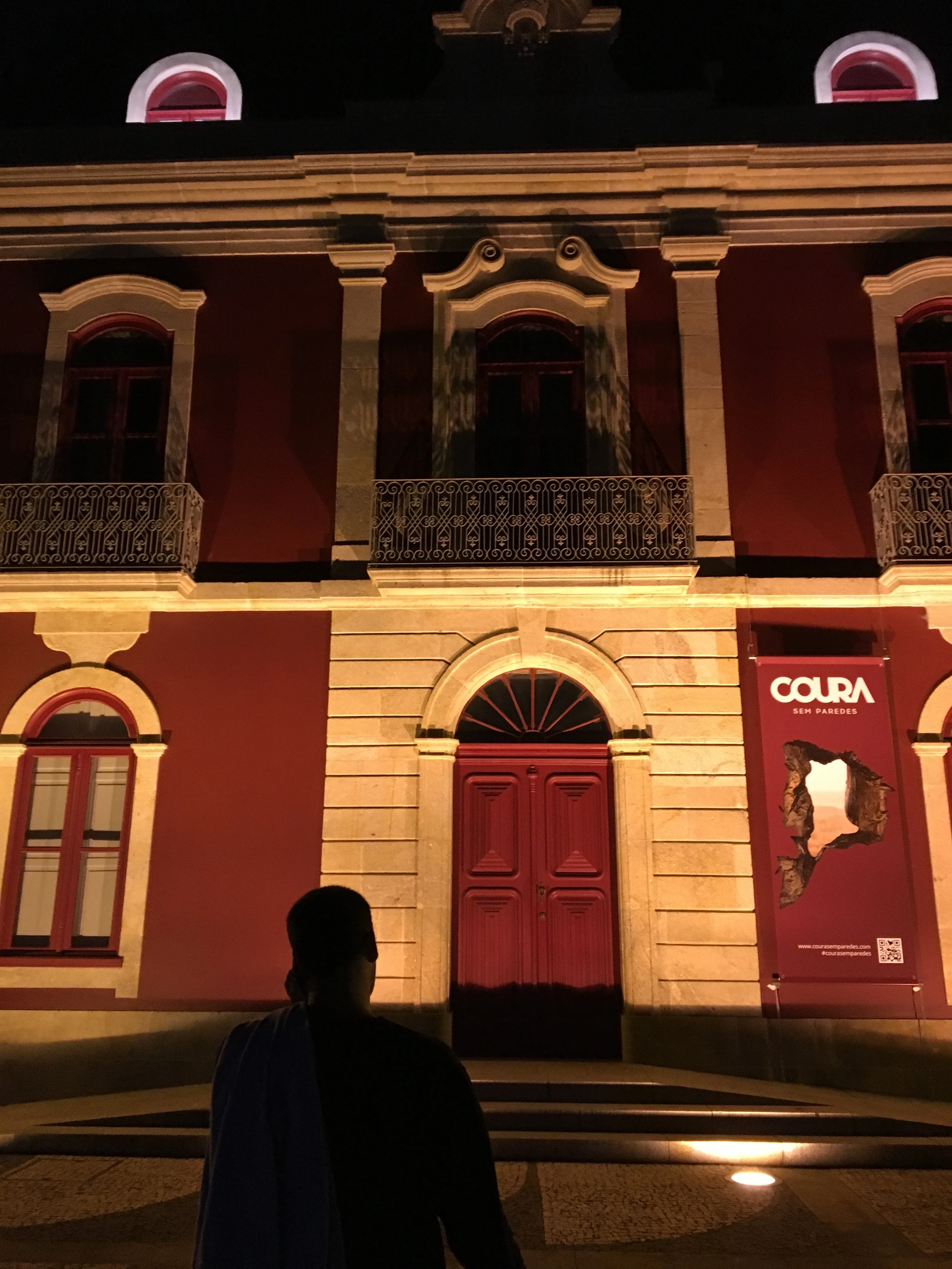 Paredes de Coura building facade