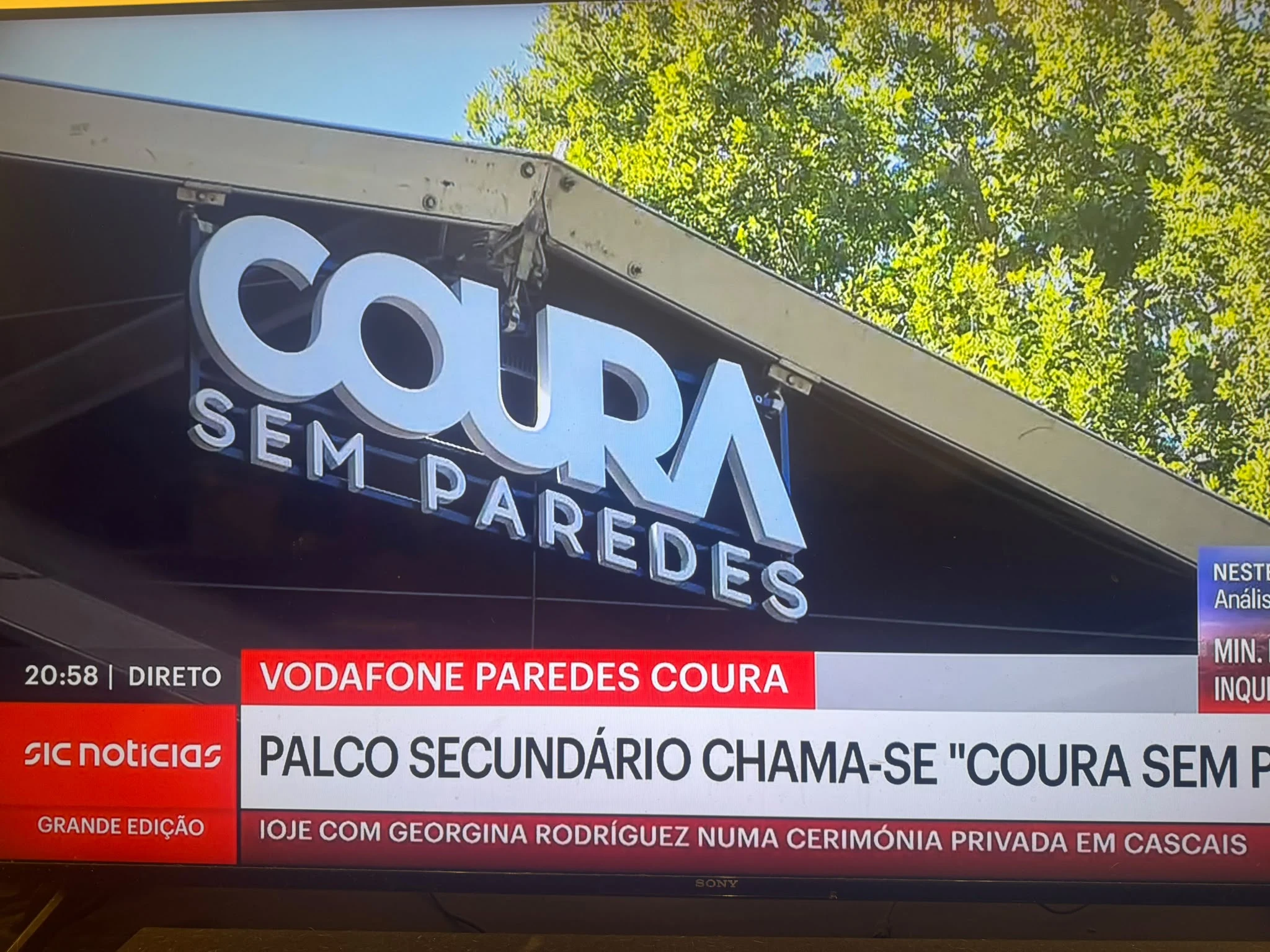 SIC Noticias live coverage: the festival's second stage is now called Coura Sem Paredes