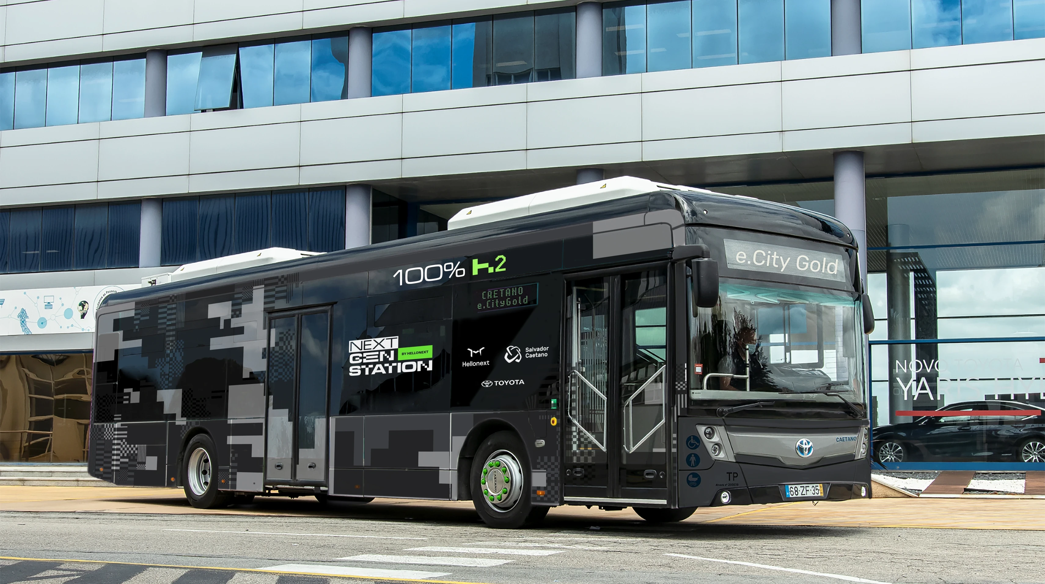 Branded CaetanoBus e.City Gold in urban setting